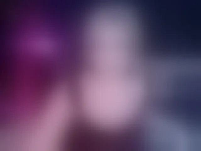 Live sex webcam photo for EllenRiplley #293675225
