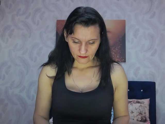 Live sex webcam photo for EllenTiffany #272671295