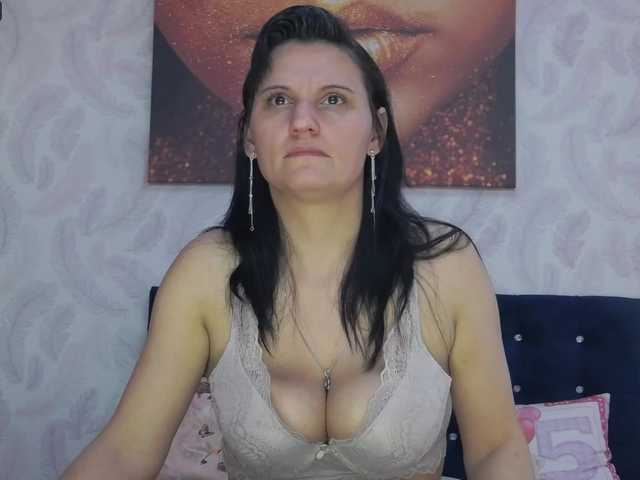 Live sex webcam photo for EllenTiffany #272754293