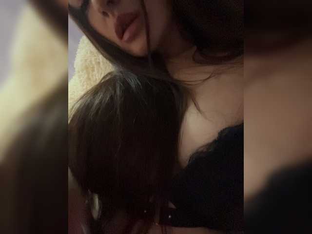 Live sex webcam photo for Ellidi #274296097