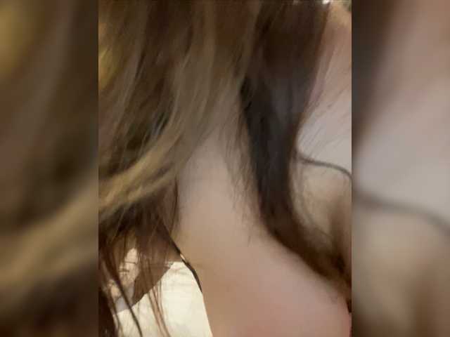 Live sex webcam photo for Ellidi #277063733