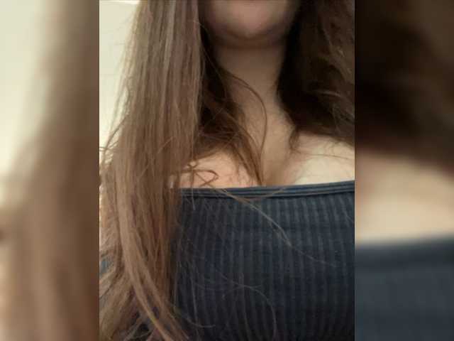 Live sex webcam photo for Ellidi #277339224