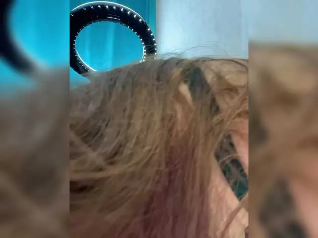 Live sex webcam photo for Ellidi #278283799