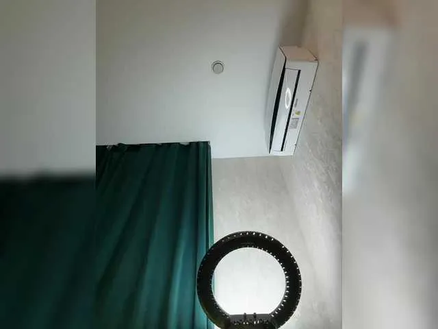 Live sex webcam photo for Ellidi #291817784