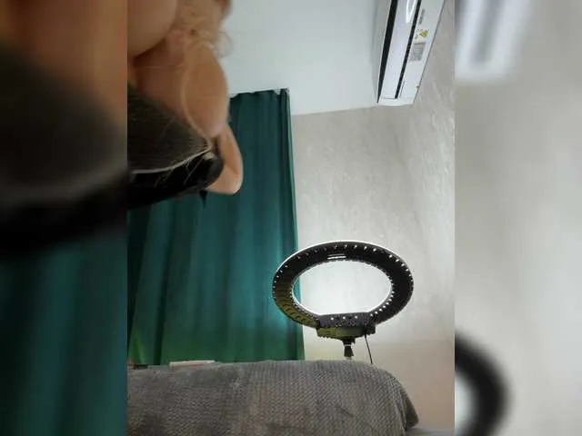 Live sex webcam photo for Ellidi #292149992