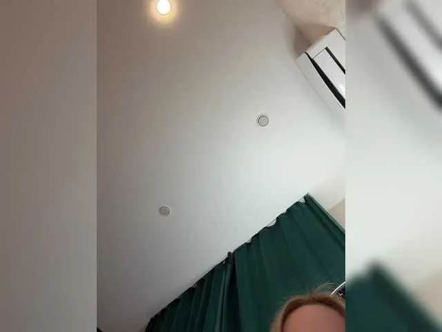 Live sex webcam photo for Ellidi #292305075