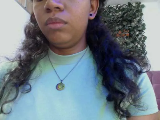 Live sex webcam photo for Ellie-Alves #271818079