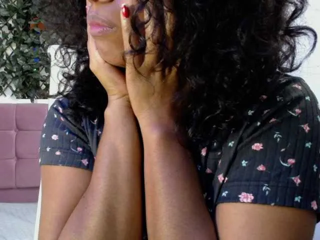 Live sex webcam photo for Ellie-Alves #272193913