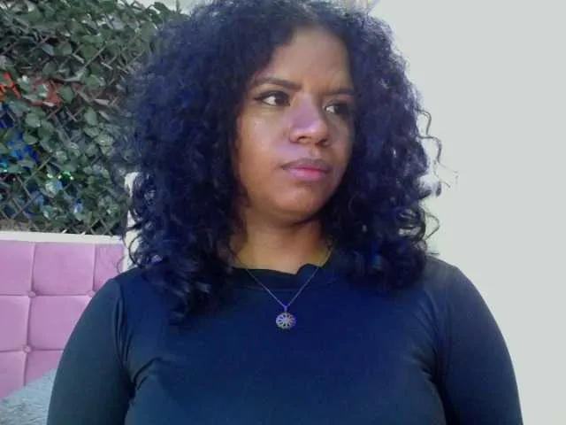 Live sex webcam photo for Ellie-Alves #272390124