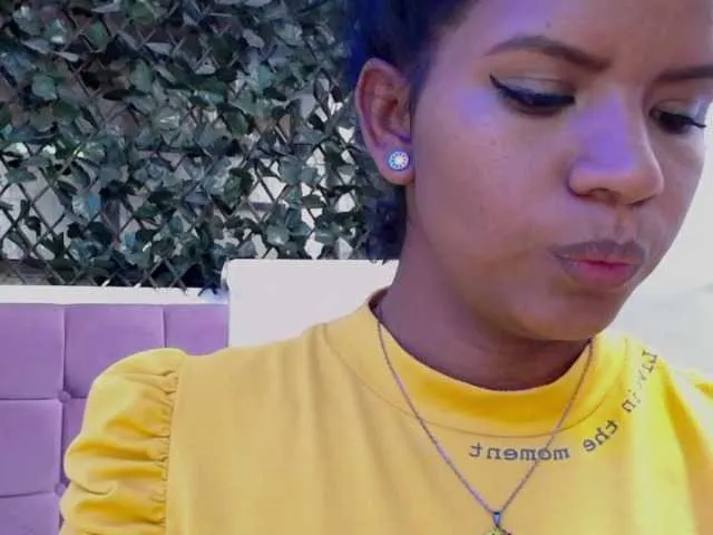 Live sex webcam photo for Ellie-Alves #272440484