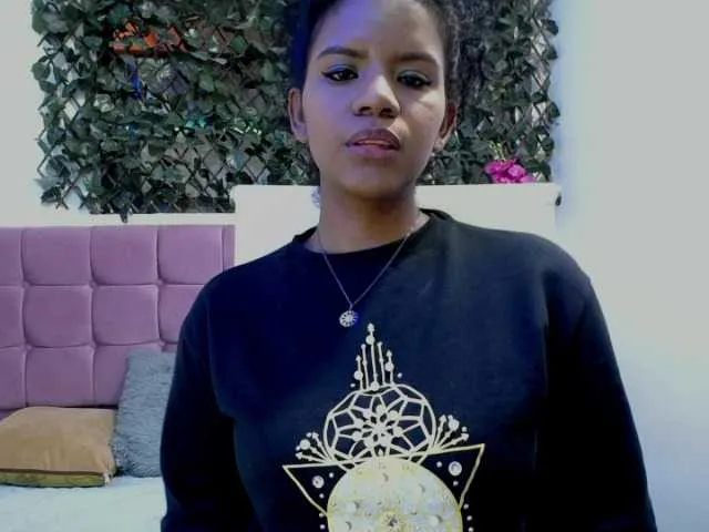 Live sex webcam photo for Ellie-Alves #272646975