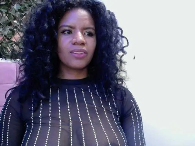 Live sex webcam photo for Ellie-Alves #272677395