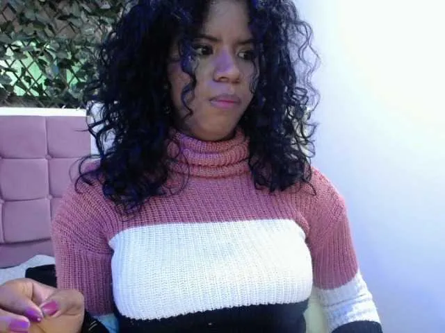 Live sex webcam photo for Ellie-Alves #272793031