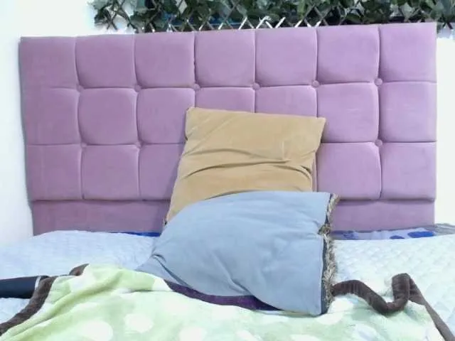 Live sex webcam photo for Ellie-Alves #272921563