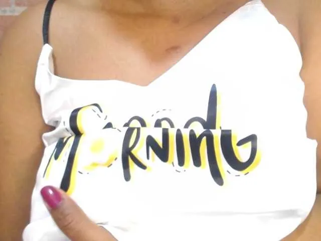 Live sex webcam photo for Ellie-Alves #273554446