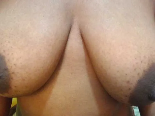 Live sex webcam photo for Ellie-Alves #273638918