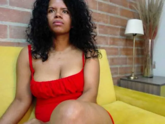 Live sex webcam photo for Ellie-Alves #273703228