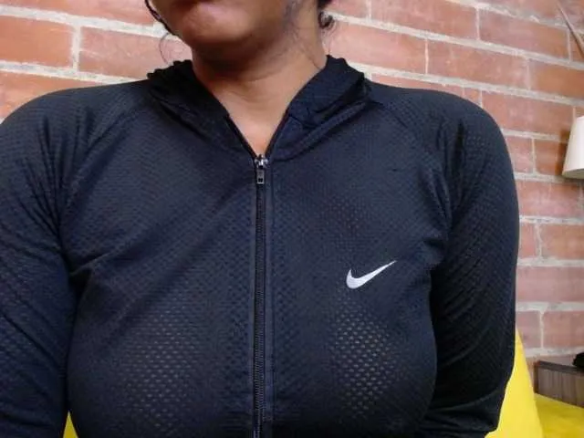 Live sex webcam photo for Ellie-Alves #274069814