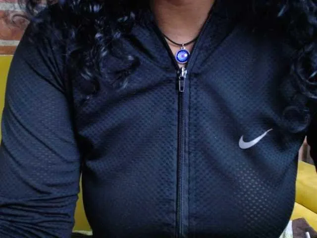 Live sex webcam photo for Ellie-Alves #274496764