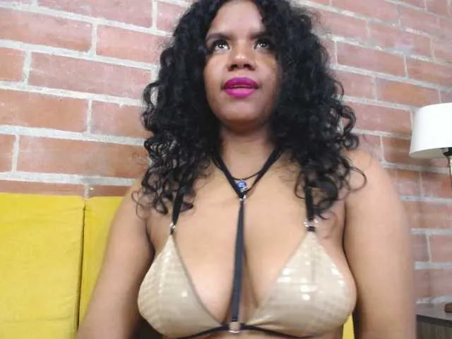 Live sex webcam photo for Ellie-Alves #274578703