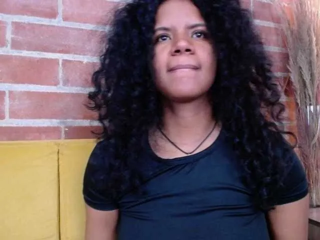 Live sex webcam photo for Ellie-Alves #274779786