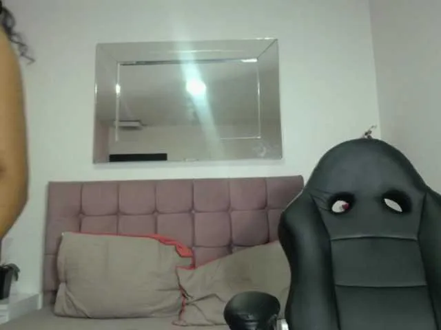 Live sex webcam photo for Ellie-Alves #275590885