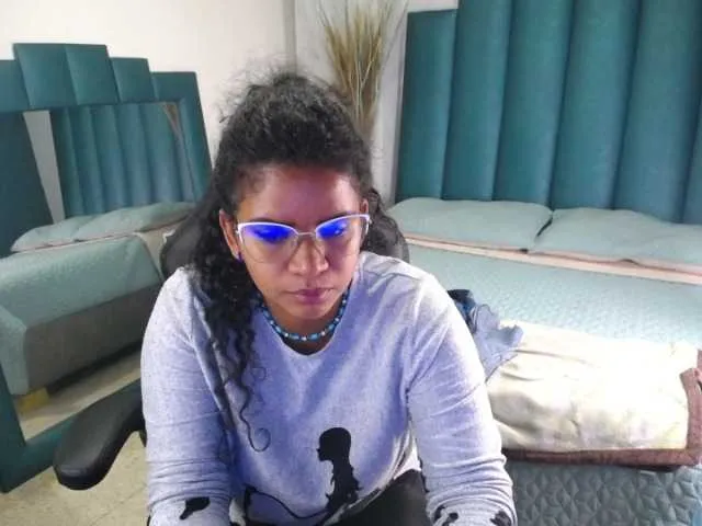 Live sex webcam photo for Ellie-Alves #276081122