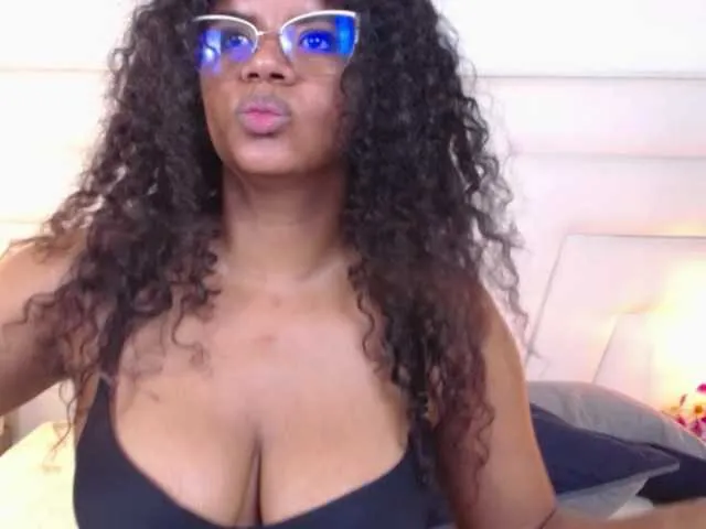 Live sex webcam photo for Ellie-Alves #277659763