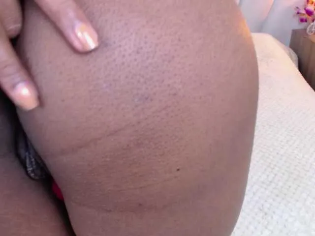 Live sex webcam photo for Ellie-Alves #277685409