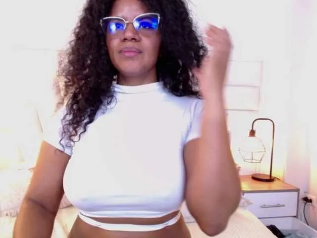 Live sex webcam photo for Ellie-Alves #277934210