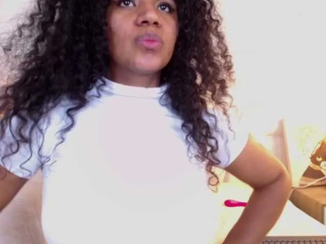 Live sex webcam photo for Ellie-Alves #278019118