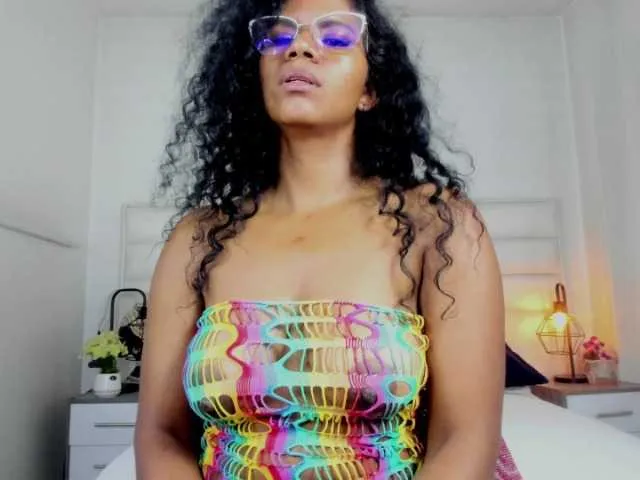 Live sex webcam photo for Ellie-Alves #290440815