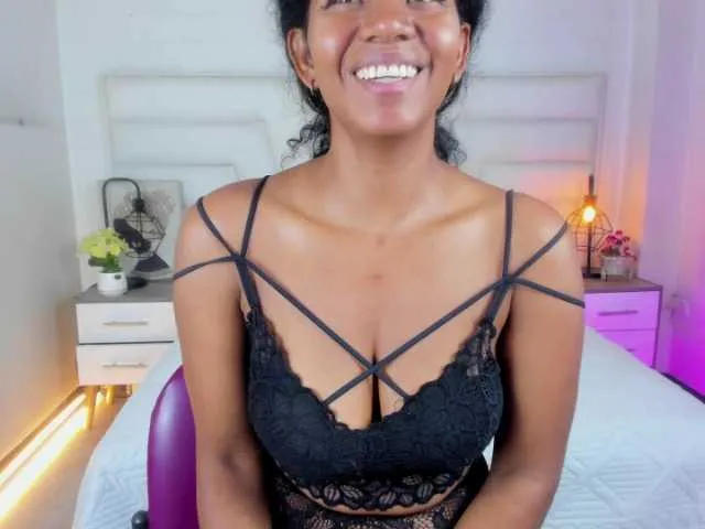 Live sex webcam photo for Ellie-Alves #290447632