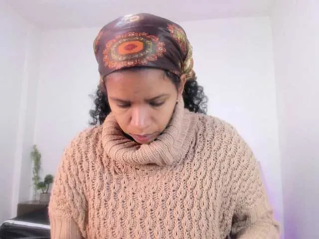 Live sex webcam photo for Ellie-Alves #291159517