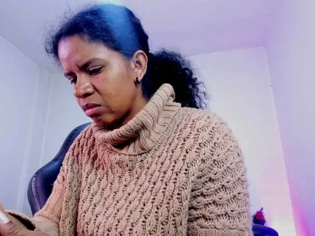 Live sex webcam photo for Ellie-Alves #291966649