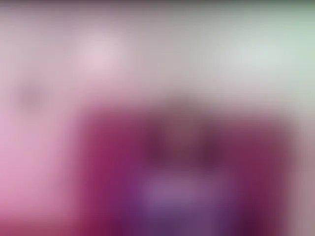 Live sex webcam photo for Ellie-Cute7 #293519059