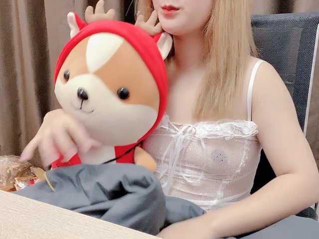 Live sex webcam photo for Ellie-sweetYiYi #276037478