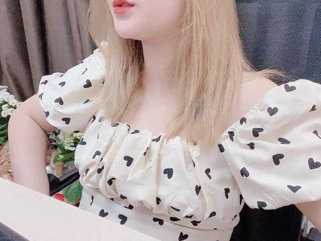 Live sex webcam photo for Ellie-sweetYiYi #276116286