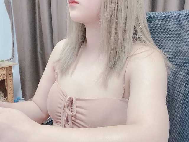 Live sex webcam photo for Ellie-sweetYiYi #276228124