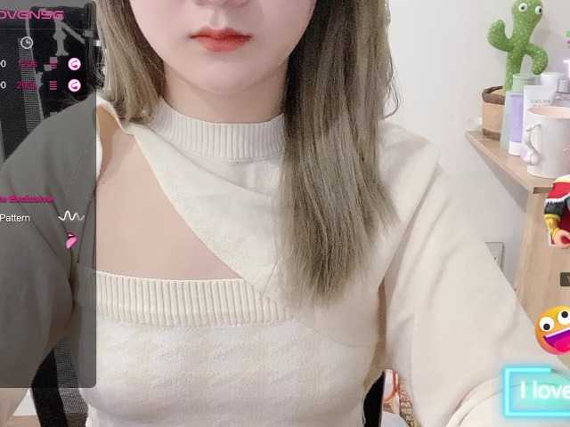 Live sex webcam photo for Ellie-sweetYiYi #276796418