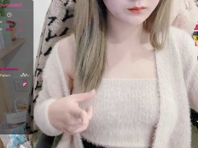 Live sex webcam photo for Ellie-sweetYiYi #276869063