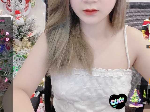 Live sex webcam photo for Ellie-sweetYiYi #276917893