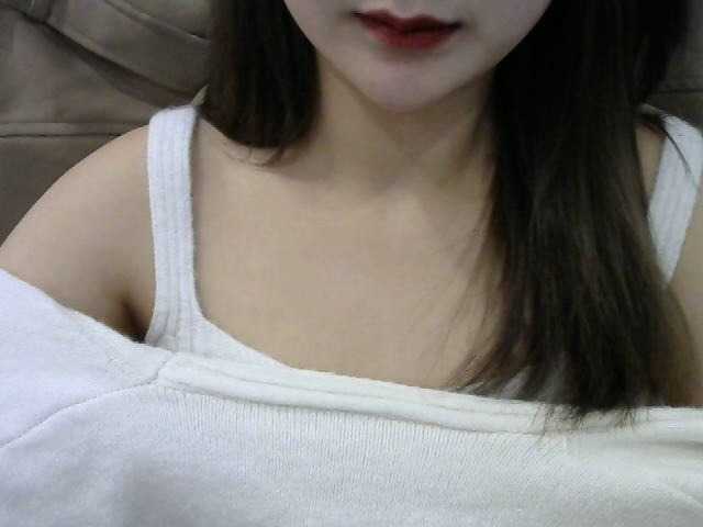 Live sex webcam photo for Ellie-sweetYiYi #276992863