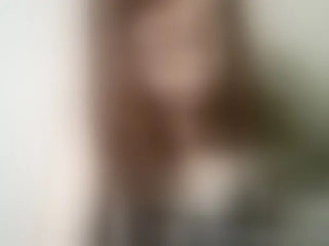 Live sex webcam photo for Ellie05 #293022400