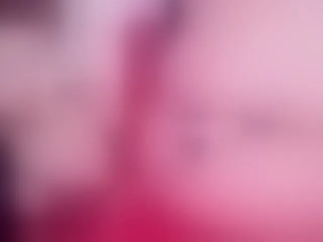 Live sex webcam photo for EllieBlush #293998301