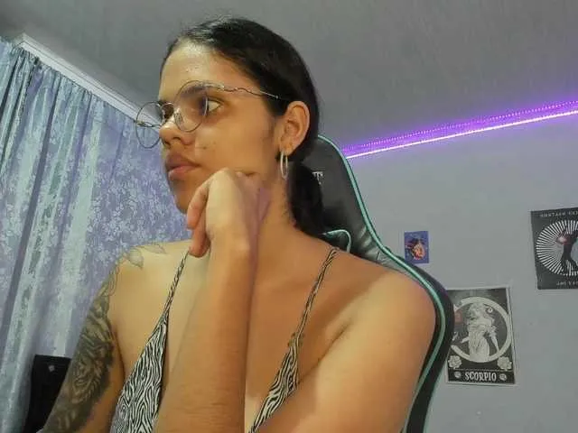 Live sex webcam photo for EllieCute #276413298