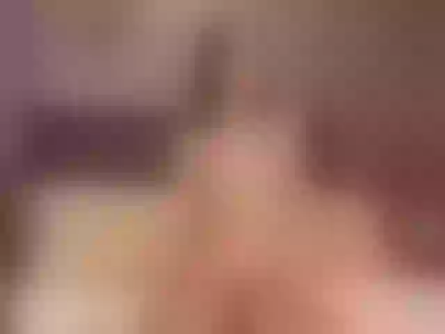 Live sex webcam photo for EllieGrant #291042246