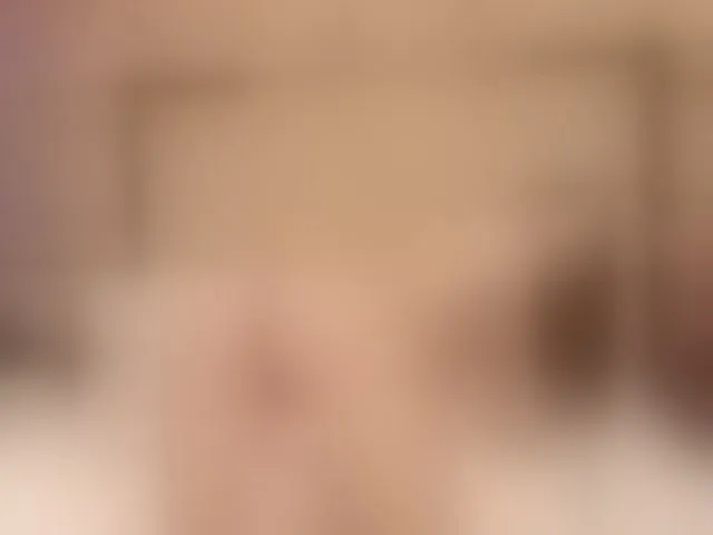 Live sex webcam photo for EllieGrant #291056666