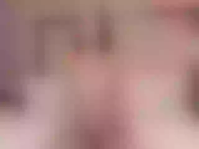 Live sex webcam photo for EllieGrant #291277325