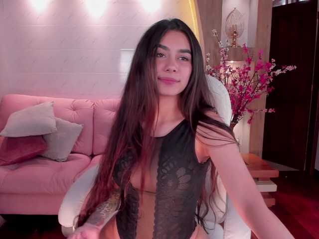 Live sex webcam photo for EllieMitchell #287929390